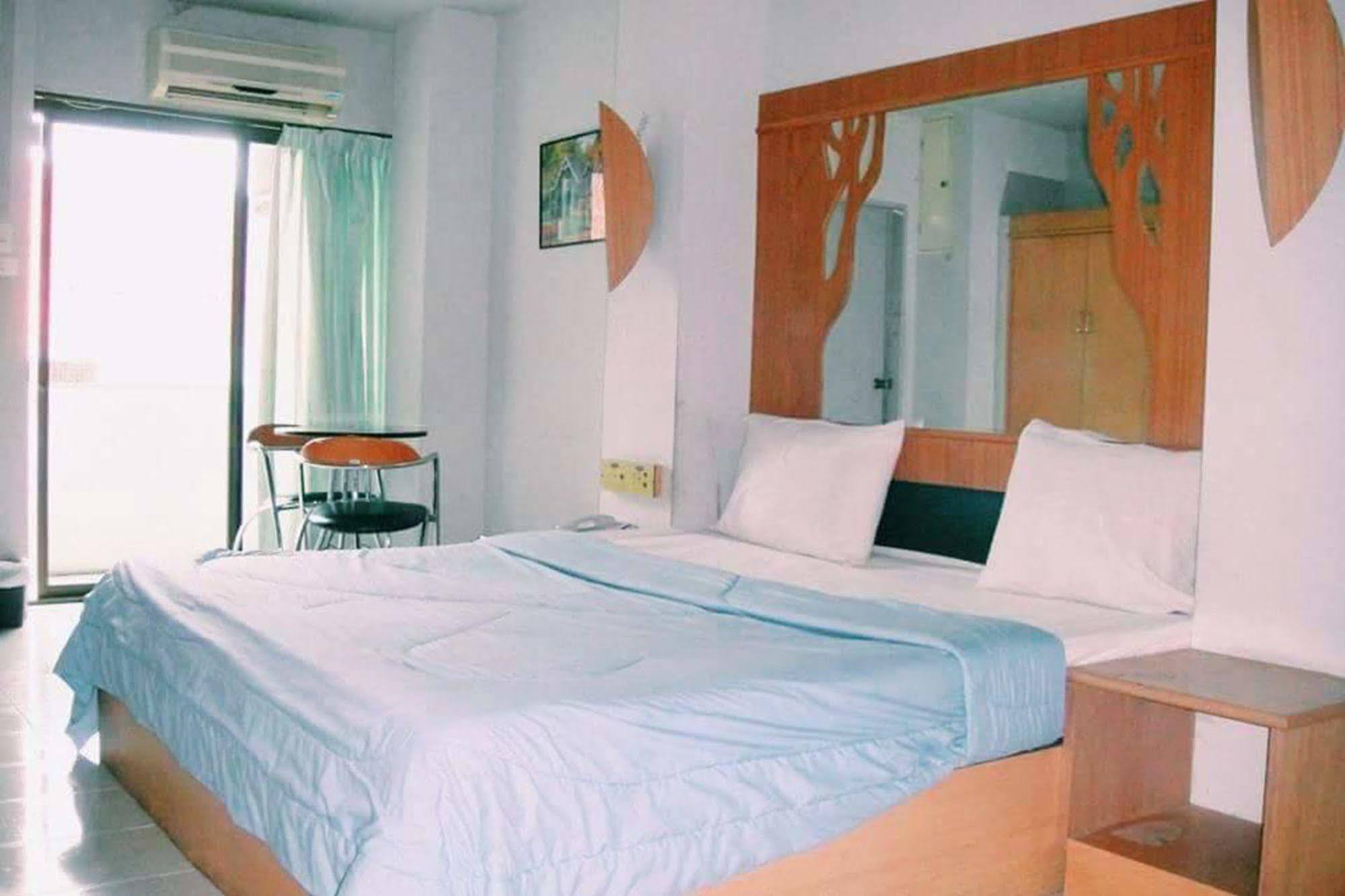 Fueang Fha Palace Μπούρι Ραμ Εξωτερικό φωτογραφία